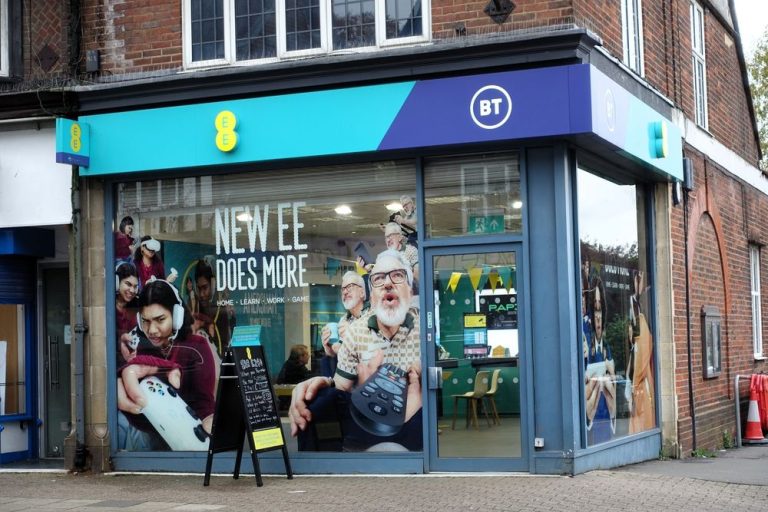 BT Group share price hits key level: can it surge to 200p?